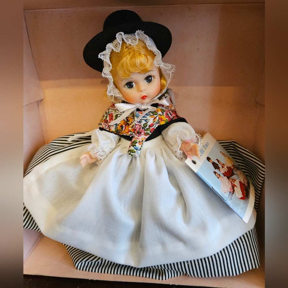 Vintage 1978 Madame Alexander Great Britain Doll 8" #558 New Doll Of The World